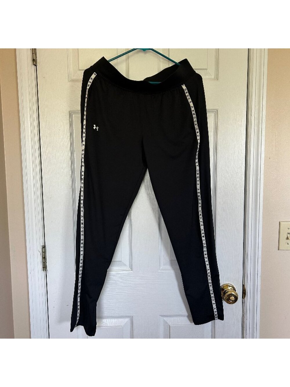 Under Armour HeatGear Black Compression Leggings with Side Logo Tape - Medium